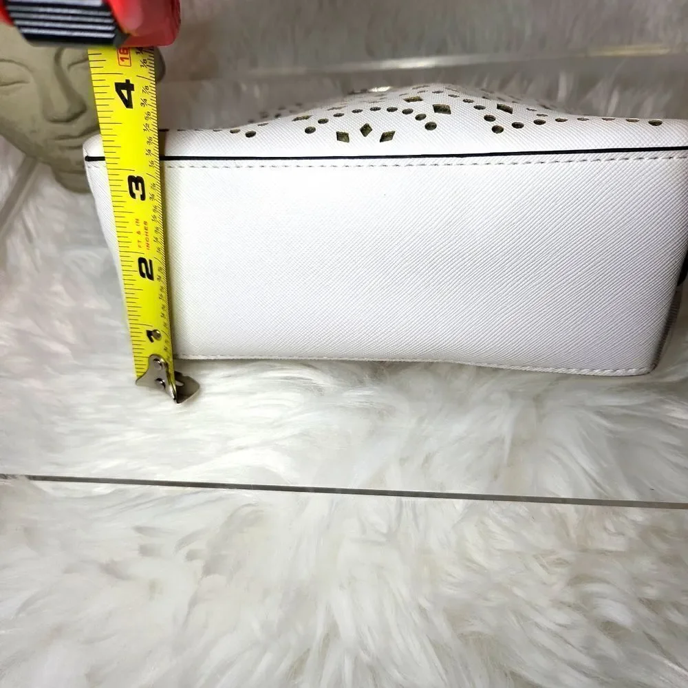 Victoria's secret makeup bag EUC! white&gold like new!